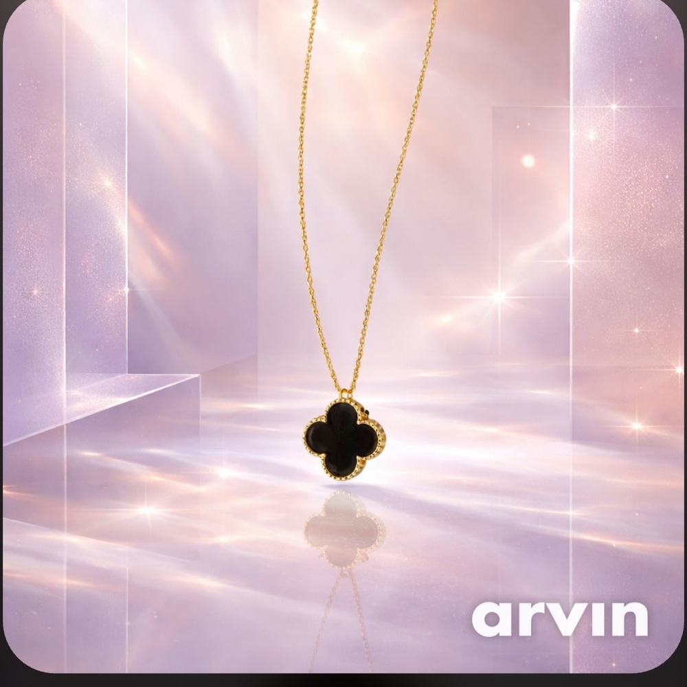 18 k yellow gold onix stone